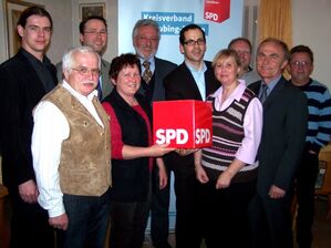 Der neue Vorstand der SPD Geiselhöring mit Gästen