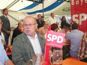 Ehrenvorsitzender Dieter Gipser in der Diskussion über die Rede von Sigmar Gabriel