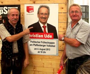 Links: Stellvertretender Ortsvorsitzender Kaiser, rechts Orga-Leiter Windirsch