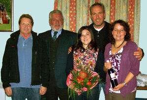 Beim Sommerfest: (v.l.) Heinz Uekermann, Reinhold Perlak, Johanna Uekermann, Peter Stranninger, Ruth Müller