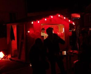 Die Rote Hütte der Geiselhöringer SPD bei der Lichternacht