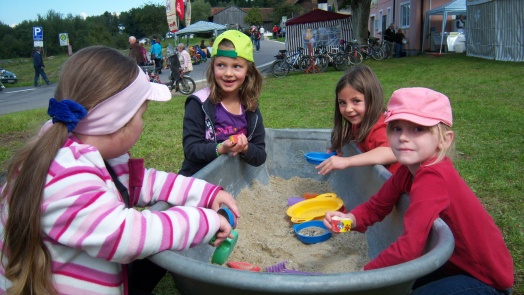 Mit Hingabe und Ausdauer waren die jungen Schatzsucher am Werk